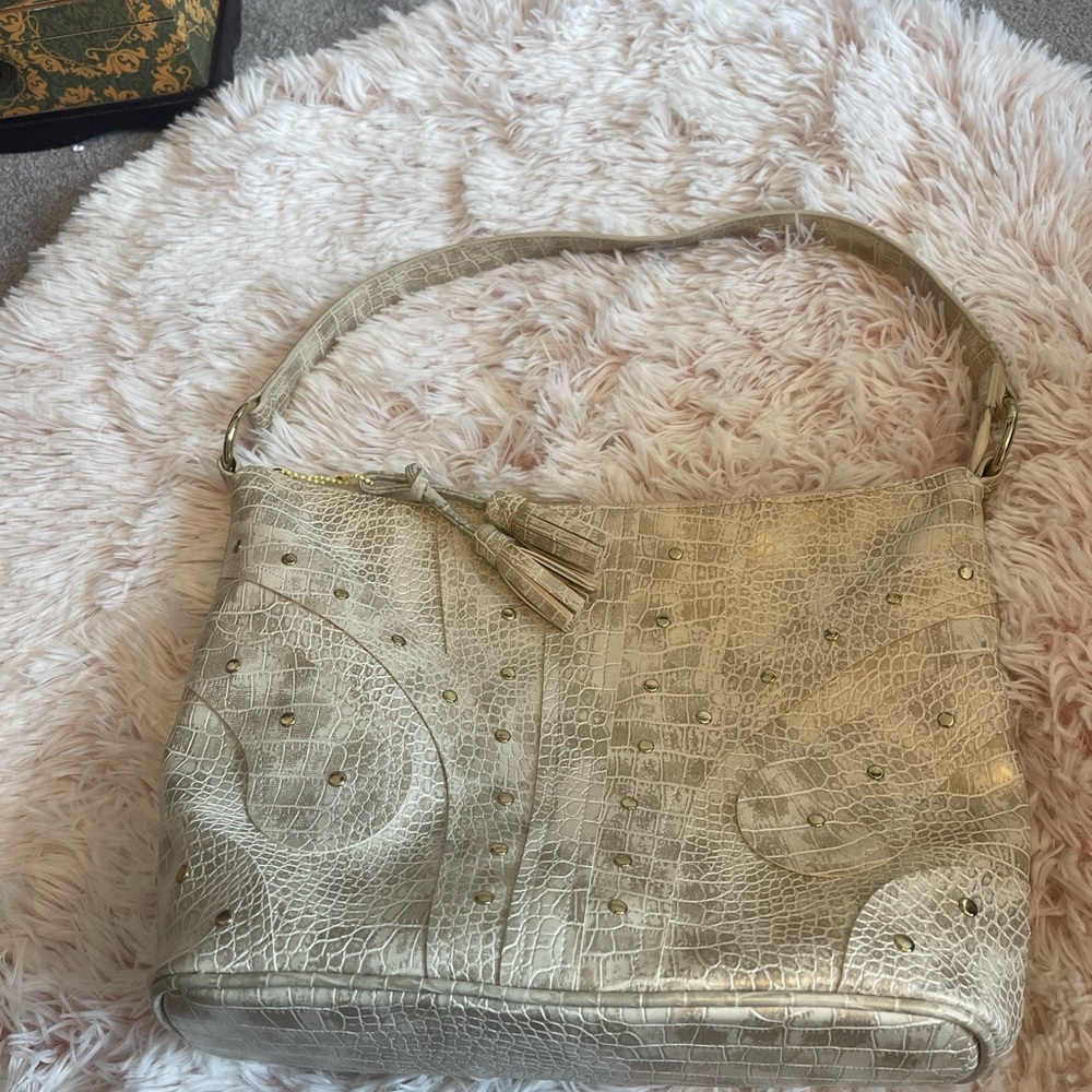 Cream purse